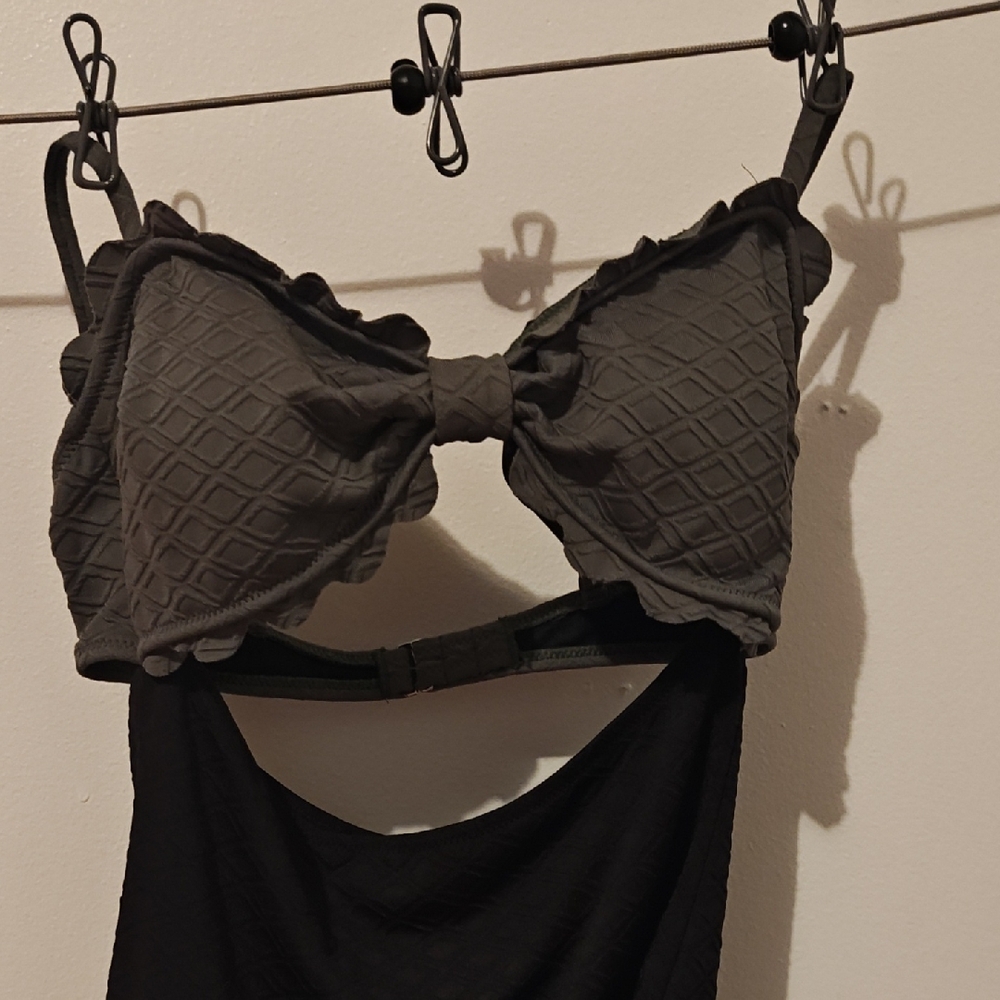 Cupshe Gray Textured One Piece Swimsuit